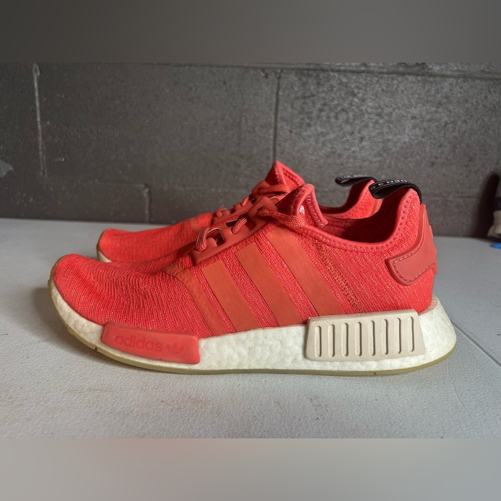 Adidas Womens WMNS NMD_R1 'Trace Scarlet' CQ2014 (US WMNS Size 10 MENS Size 8.5) - Picture 2 of 11